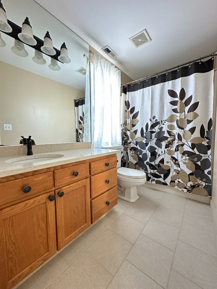 Building Photo - 2501 SE 175th Ave