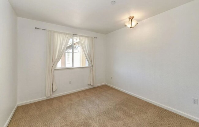 Building Photo - Experience Esplanade! Premier Townhome Com...