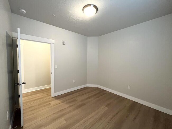 Building Photo - 13084 S Tortola Dr