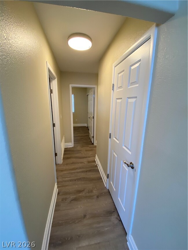 Building Photo - 824 Sparkle Ray Ave