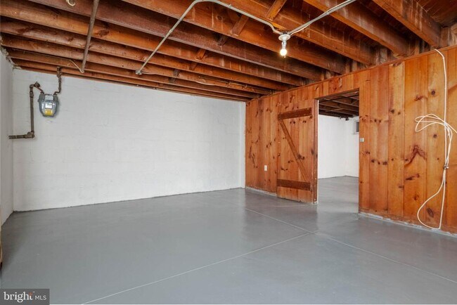 Building Photo - 1325 Crofton Rd