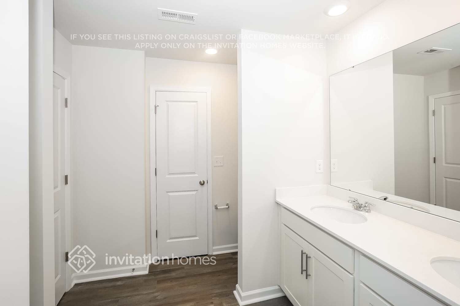 Building Photo - 11810 Brier Vlg Ln