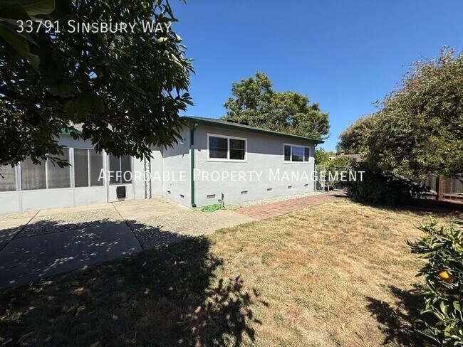 Building Photo - 33791 Sinsbury Way