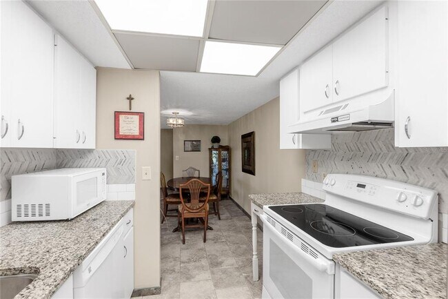 Building Photo - 4119 61st Ave Terrace W