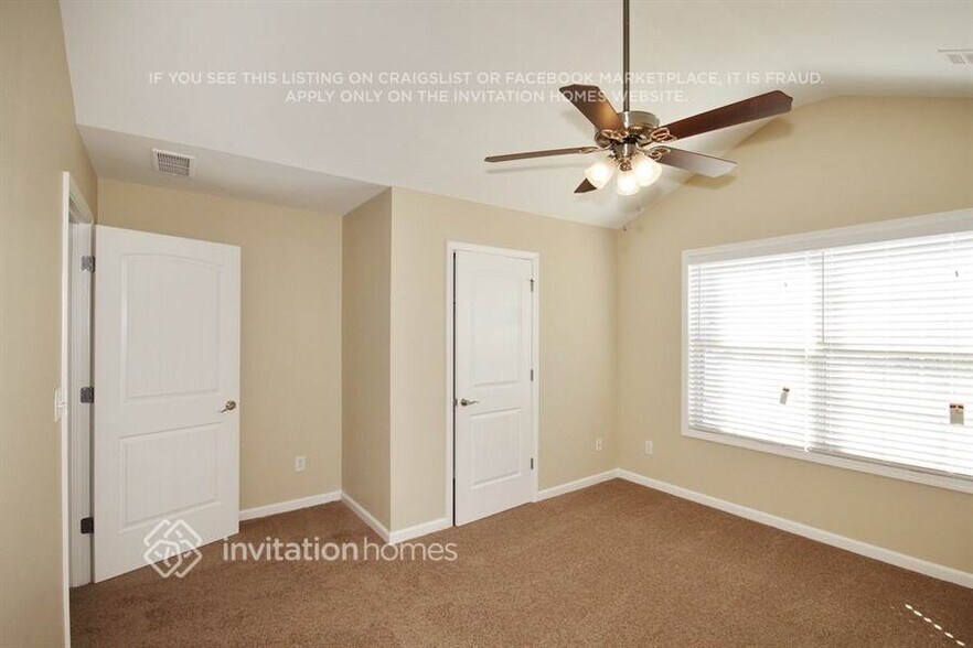 Building Photo - 1458 Sparkling Cove Dr