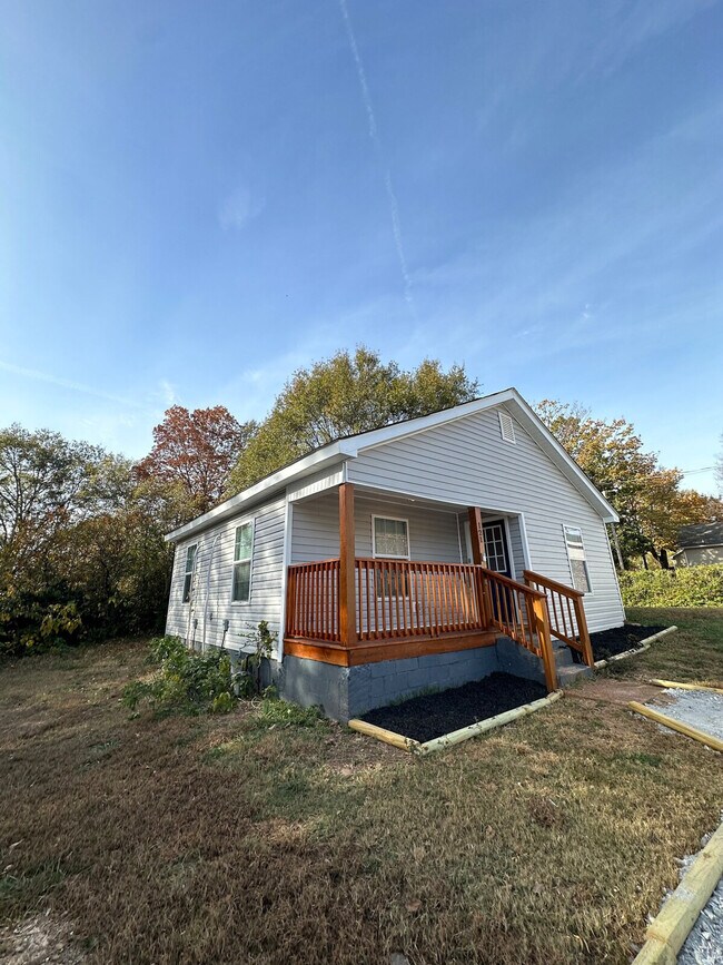 Building Photo - 108 Fuller St