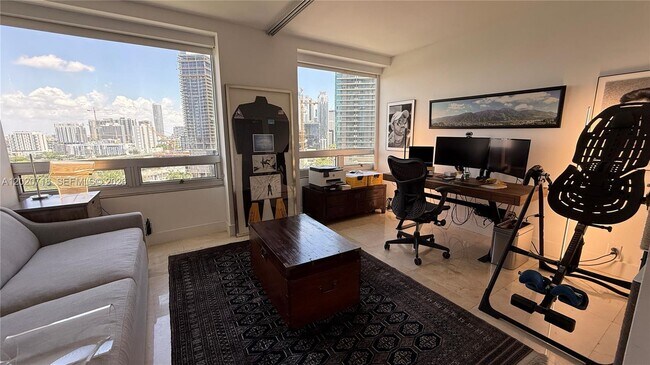 Building Photo - 1541 Brickell Ave