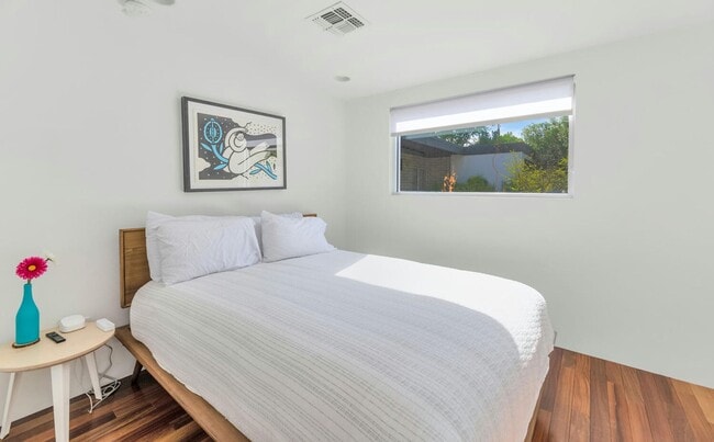 Building Photo - 3335 N Rose Cir Dr