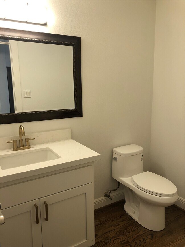 Building Photo - 1346 Chantilly Ln