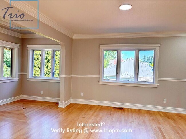 Building Photo - 2693 Chula Vista Dr