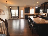 Building Photo - 154 Sachem St