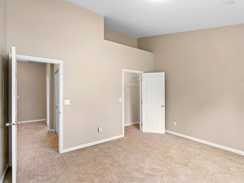 Building Photo - 14973 SW Kraft Pl