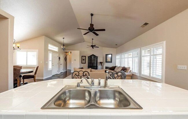 Building Photo - 3 BR 2.5 BA available soon