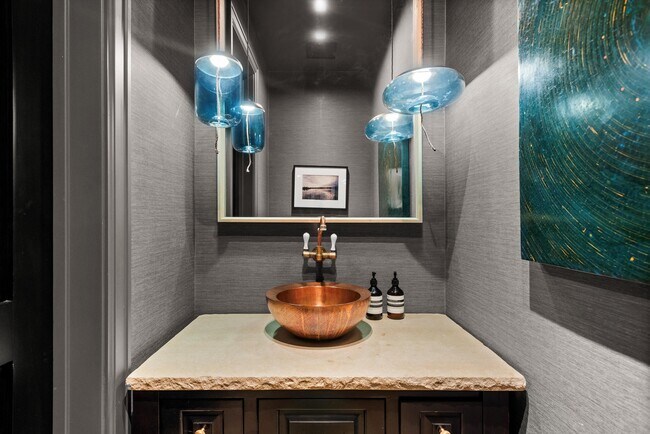 Building Photo - 289 Exhibition Ln