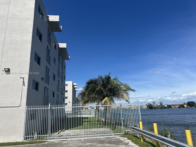 Building Photo - 9915 W Okeechobee Rd