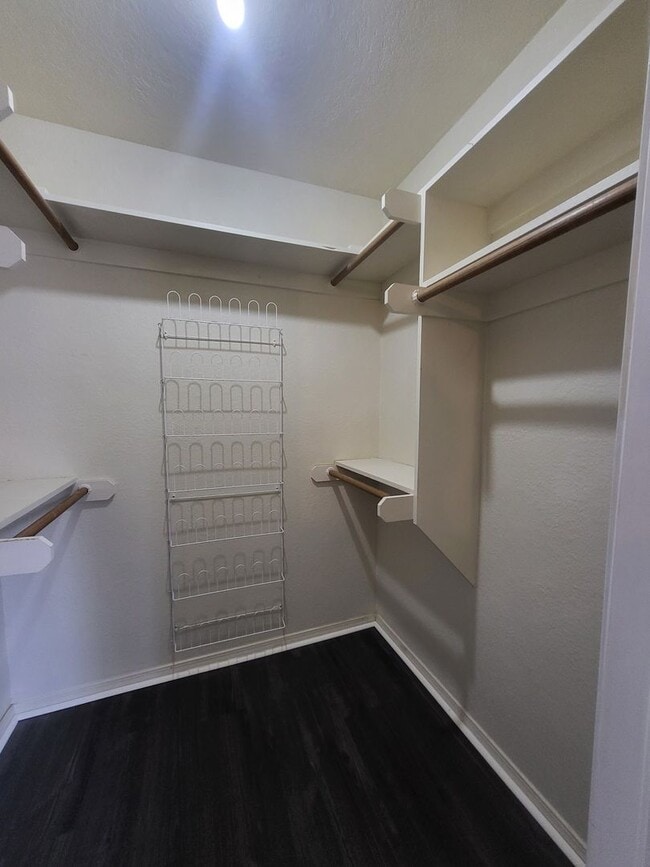 Building Photo - (2) Bed/(2) Bath w/ Storm Shelter Avail NOW!