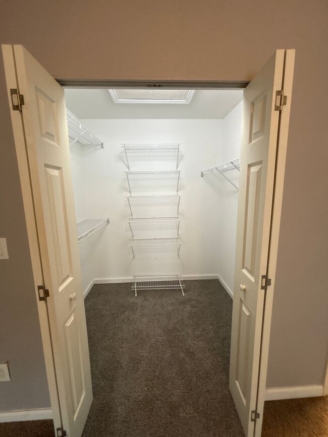 Building Photo - Your Dream Townhome Awaits