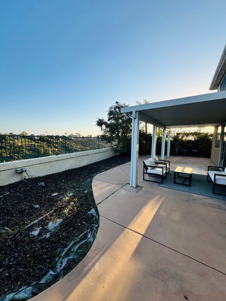 Building Photo - 922 Camino Del Sol