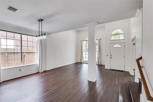 Building Photo - 6407 Back Bay Ln