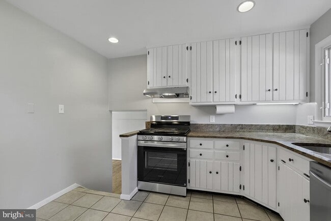 Building Photo - 8908 Charles Augustine Dr