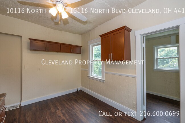 Building Photo - Side-by-side Cleveland Duplex