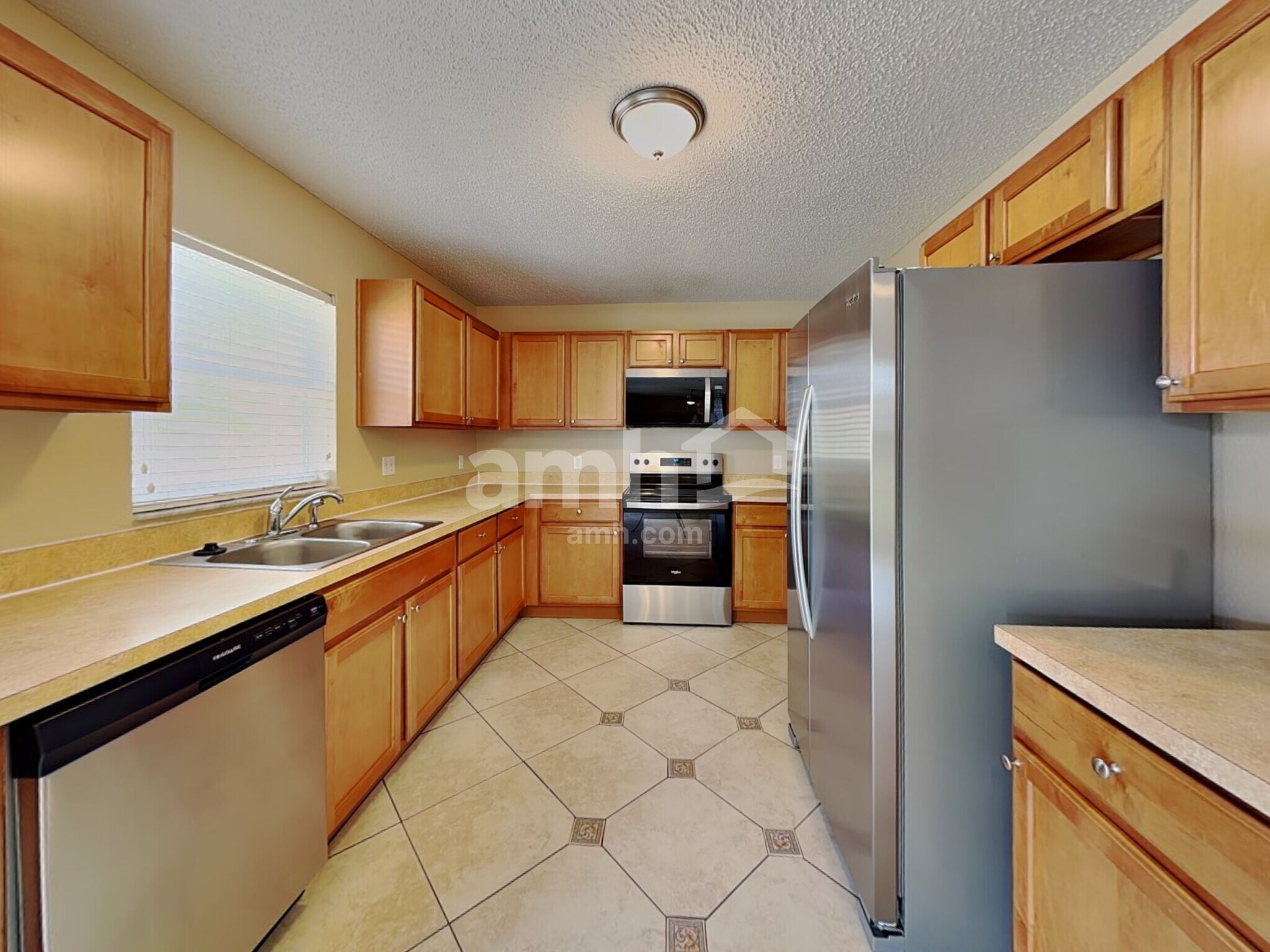 Building Photo - 1888 Vale Dr