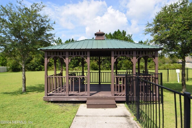 Building Photo - 12593 Itani Wy