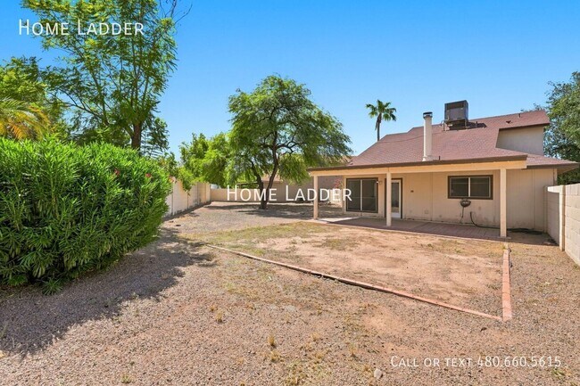 Building Photo - 745 N Hazelton Dr