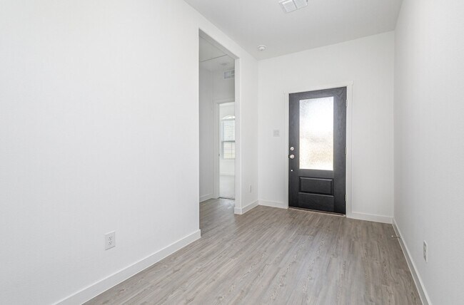 Building Photo - 545 Ml Trce Wy