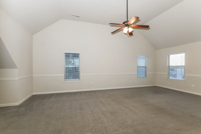 Building Photo - 576 Camano Way