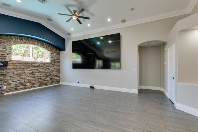 Building Photo - 10002 Long Barrow Ct