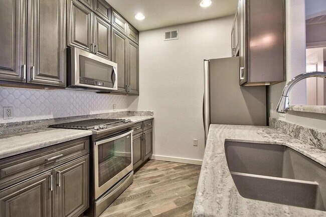 Building Photo - 6900 E Princess Dr