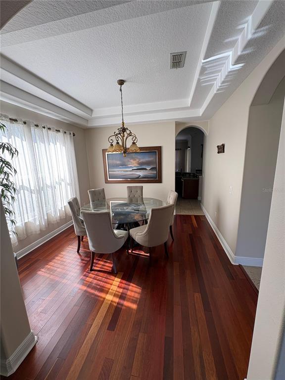 Building Photo - 9718 Pineola Dr