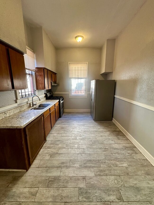 Building Photo - 1 BED | 1 BATH | PRIVATE BACK PATIO | WEST...