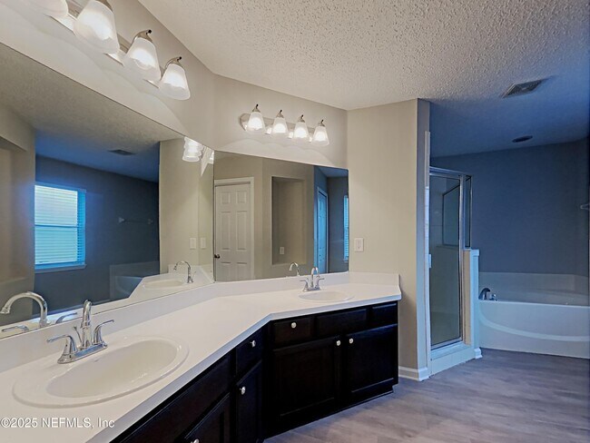 Building Photo - 6075 Scenic Meadow Ln