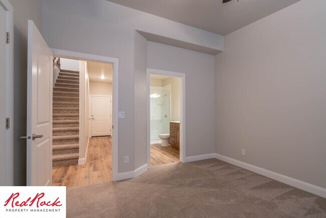 Building Photo - Newer Townhome in Hurricane Heights