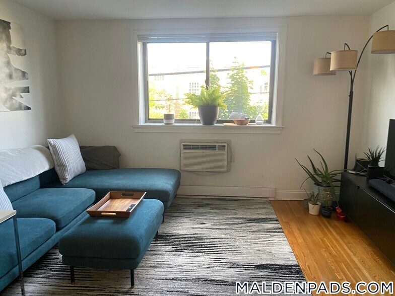 Building Photo - 134 Summer St