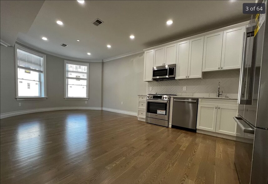 Building Photo - 14 Mount Hood Rd