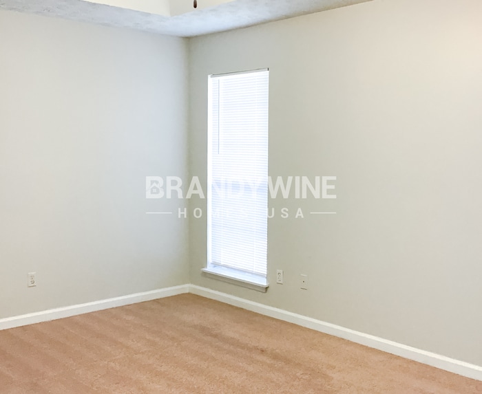 Building Photo - 305 Shadetree Ln