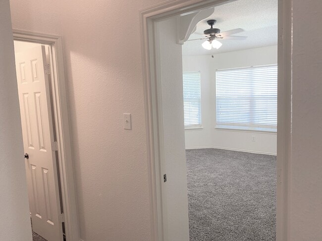 Building Photo - **BEAUTIFUL WESTCHESTER PARK HOME**