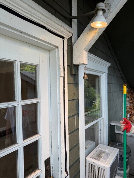 Porch - 1312 N 43rd St