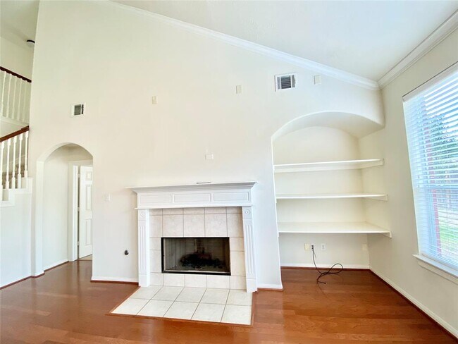 Building Photo - 5518 Chantel Way