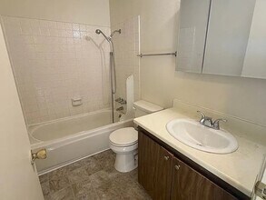 Building Photo - 600 Wigeon Way