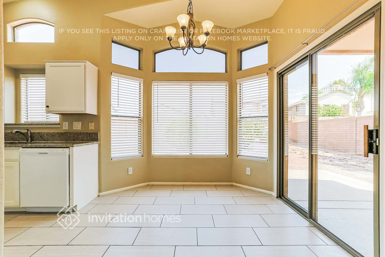 Building Photo - 11442 E Pronghorn Ave