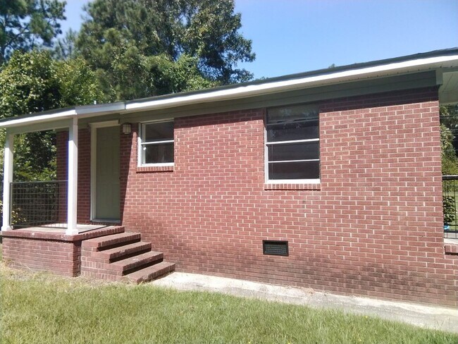 Building Photo - 304 Old Shaw Rd