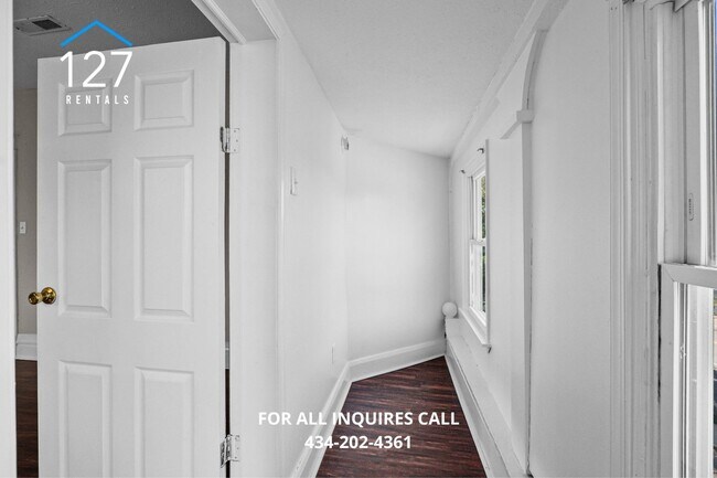 Building Photo - Lovely 3/1 located close on Historic Rivermont