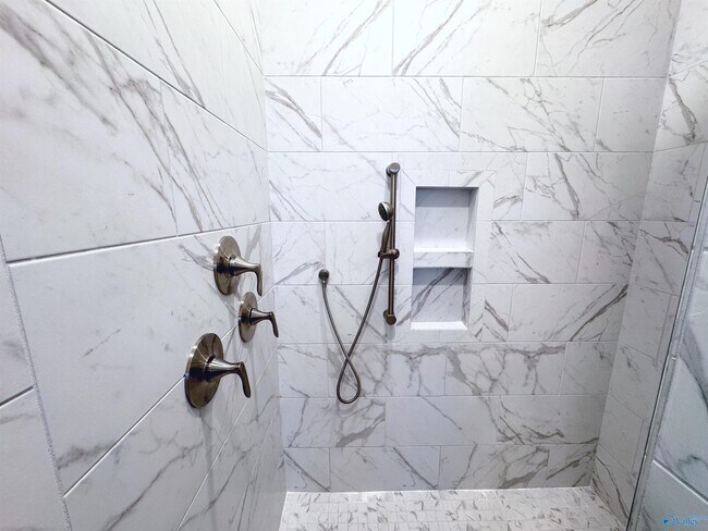 Building Photo - 209 St Louis St