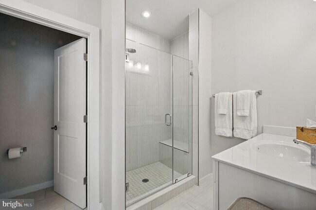 Building Photo - 44623 Wolfhound Sq