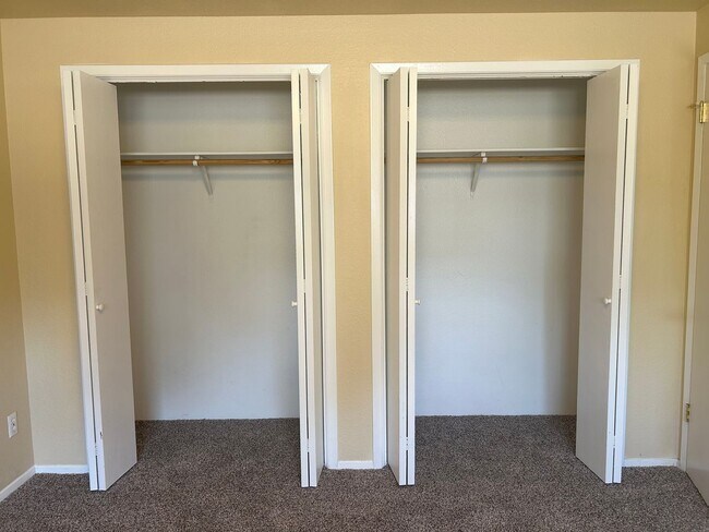 Building Photo - Corner Lot Home w/ Giant Yards, Covered Patio & Minutes to Boise Spectrum Center!