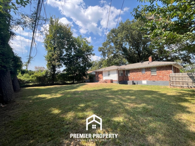 Building Photo - 5037 Woodlark Ave